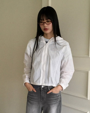 Alka cut crop hood windbreaker